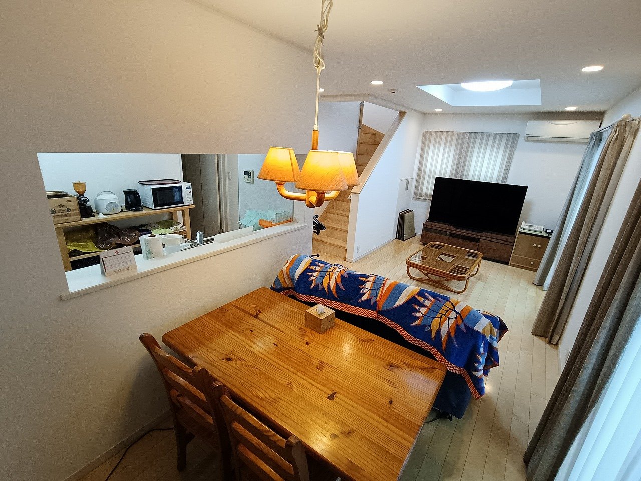 温水式床暖房のぬくもりに包まれる開放的なLDKは16帖！