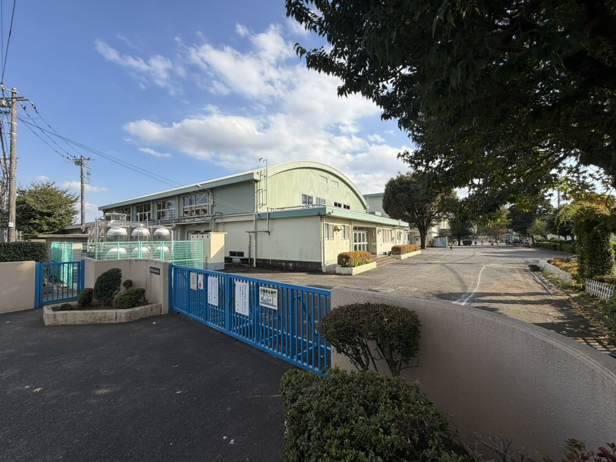 市立上宿小学校まで600ｍ