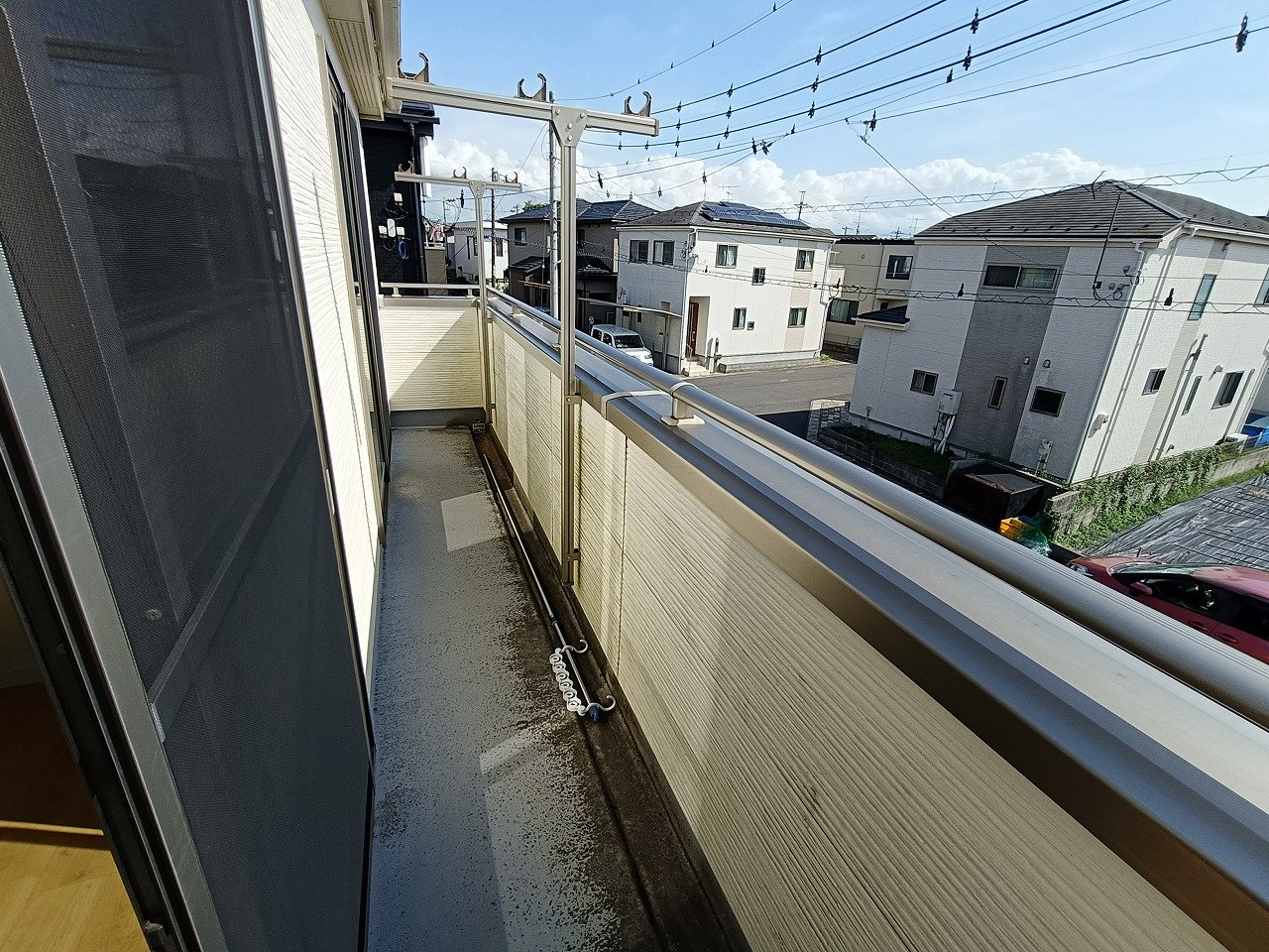 ２部屋から行き来できる南向きのワイドバルコニー