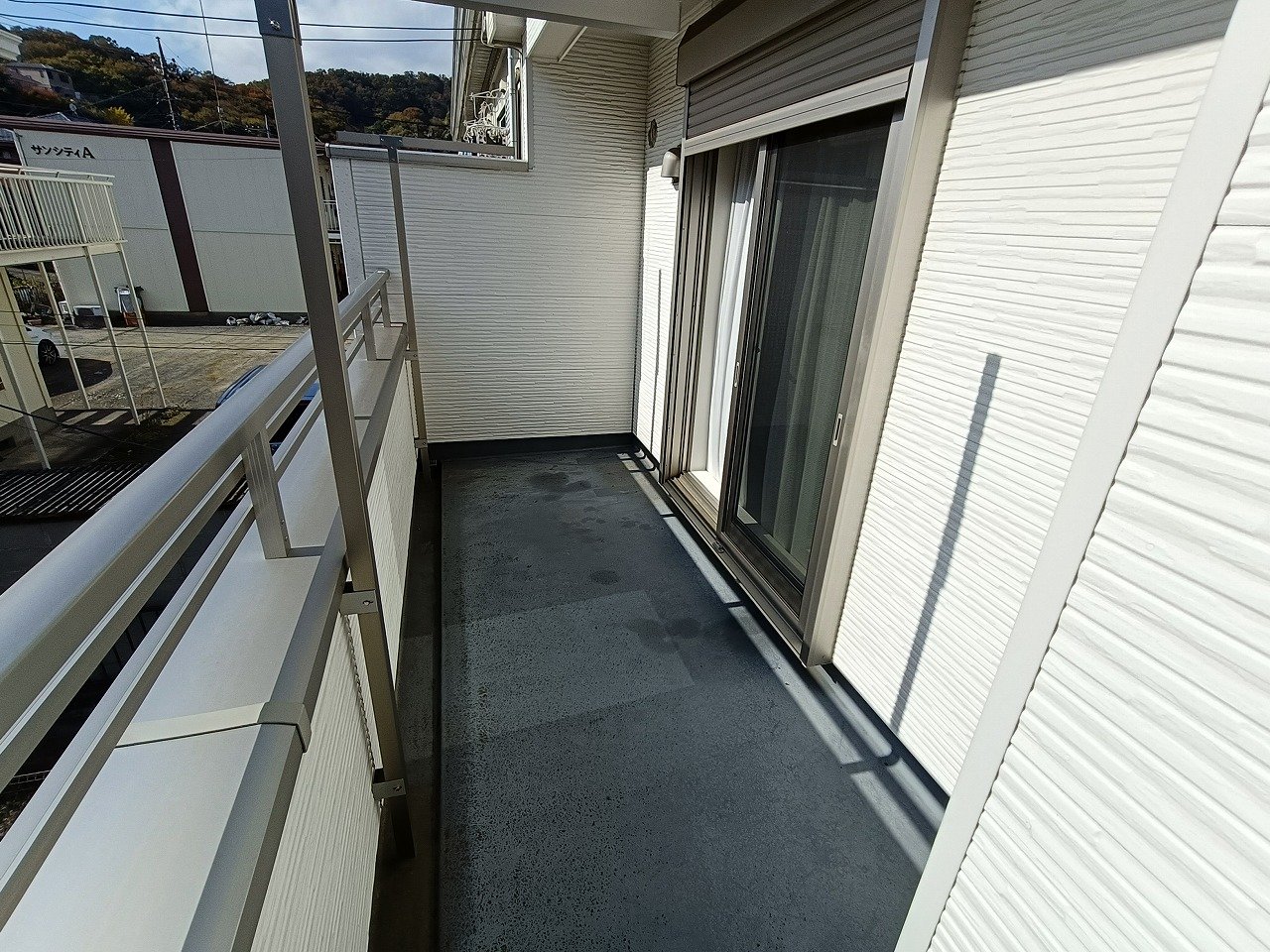 陽光をたっぷり取り込む南向きのワイドバルコニー♪