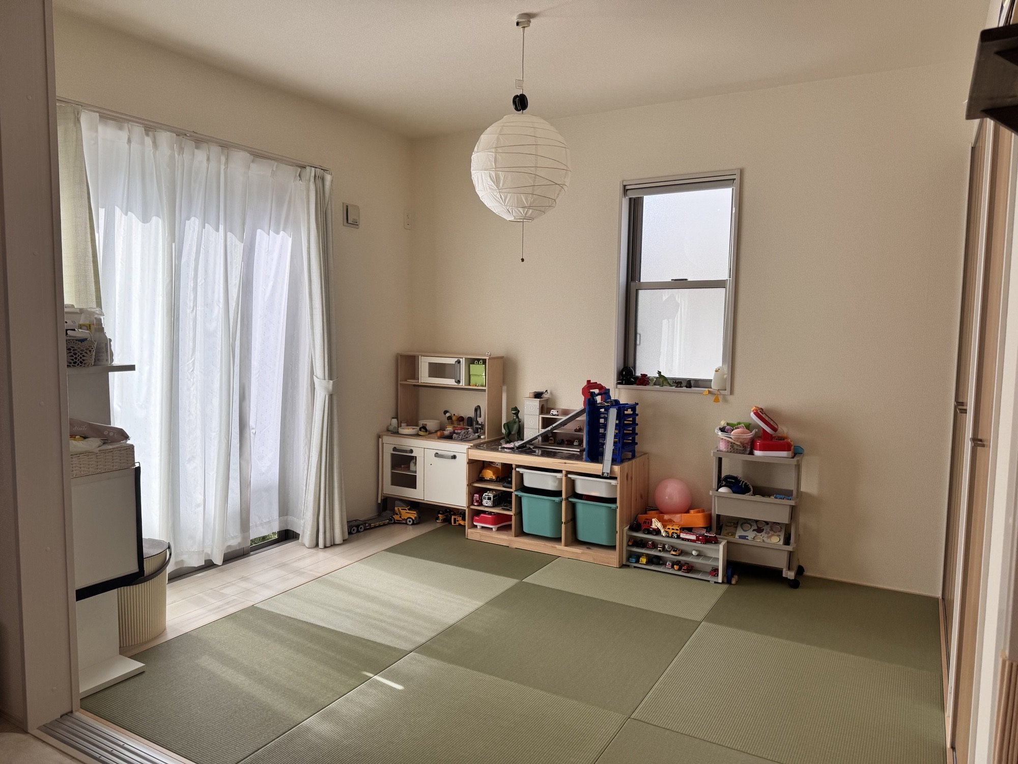 リビングと続き間の和室でゆっくり過ごせます♪お子さまの遊び場としても重宝♪