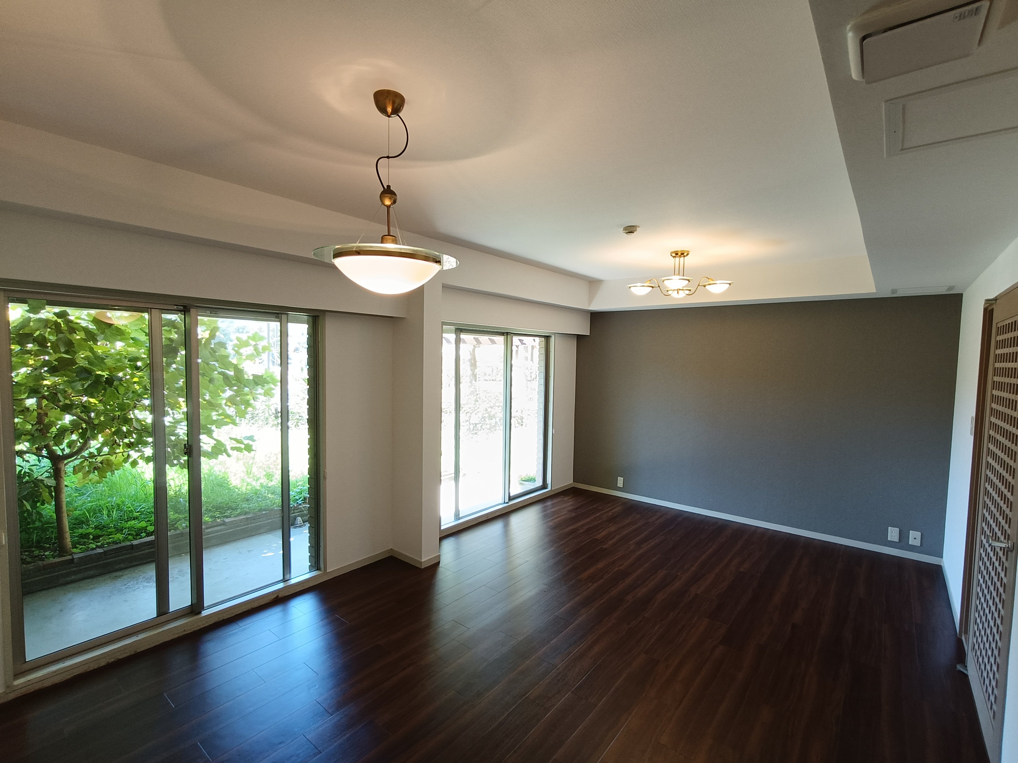 約18.7畳の広々LDK◎自然光がたっぷり降りそそぐリビングで、毎日が心地よく♪