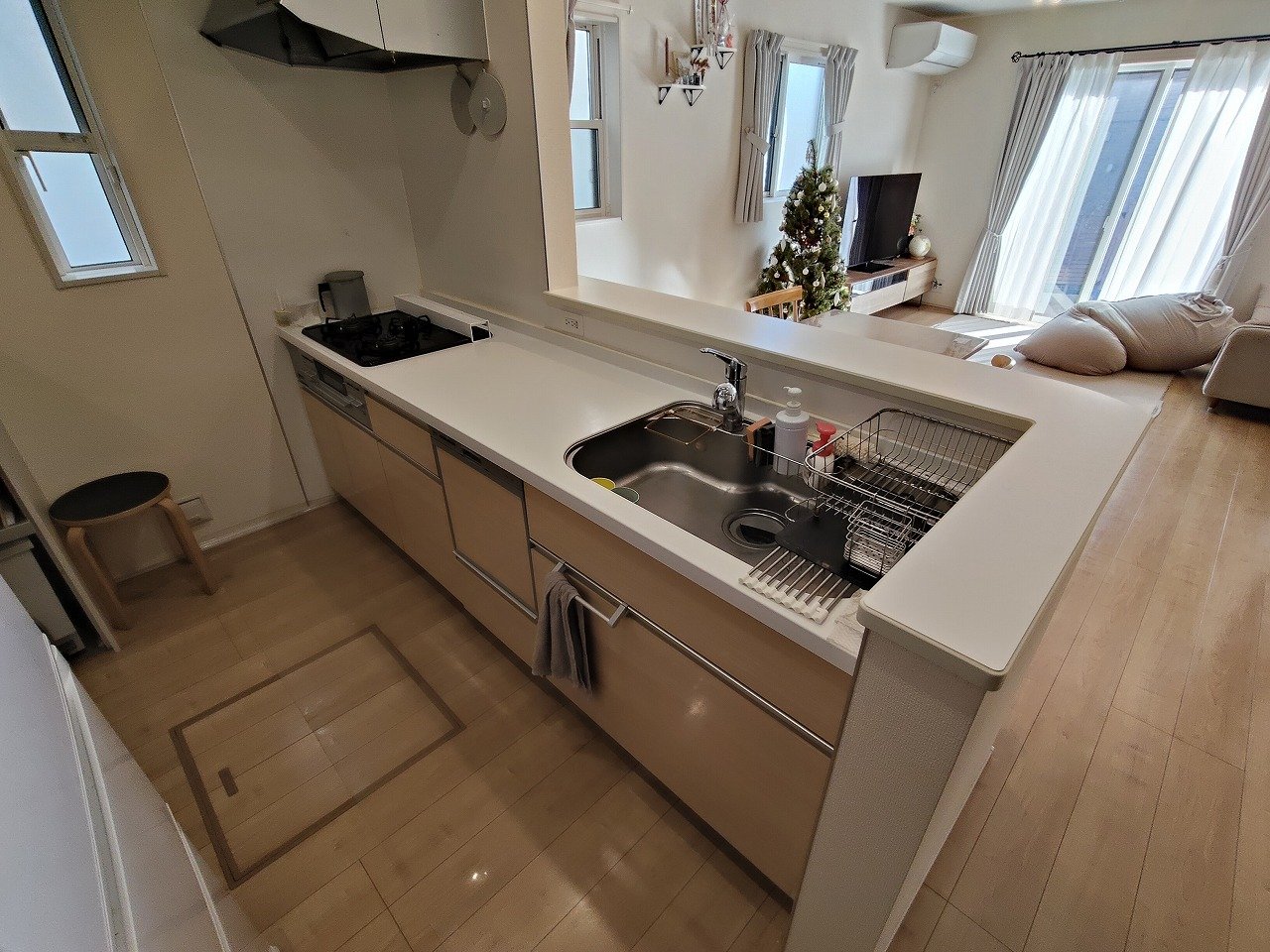 家族との会話も楽しい人気の対面キッチン♪