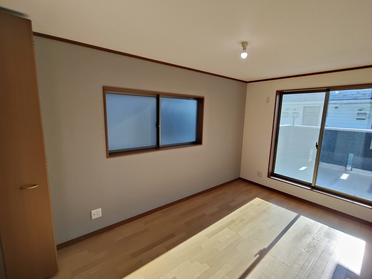 一日を通して明るい、心地よいプライベートルーム。