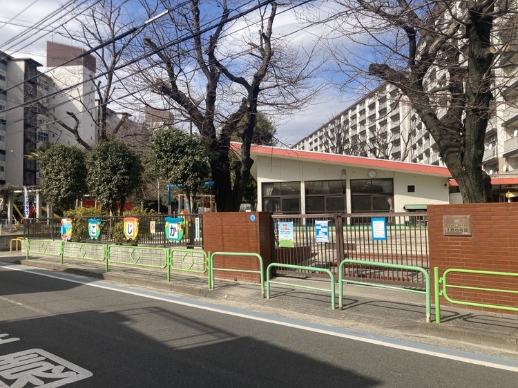 小鹿幼稚園まで790ｍ