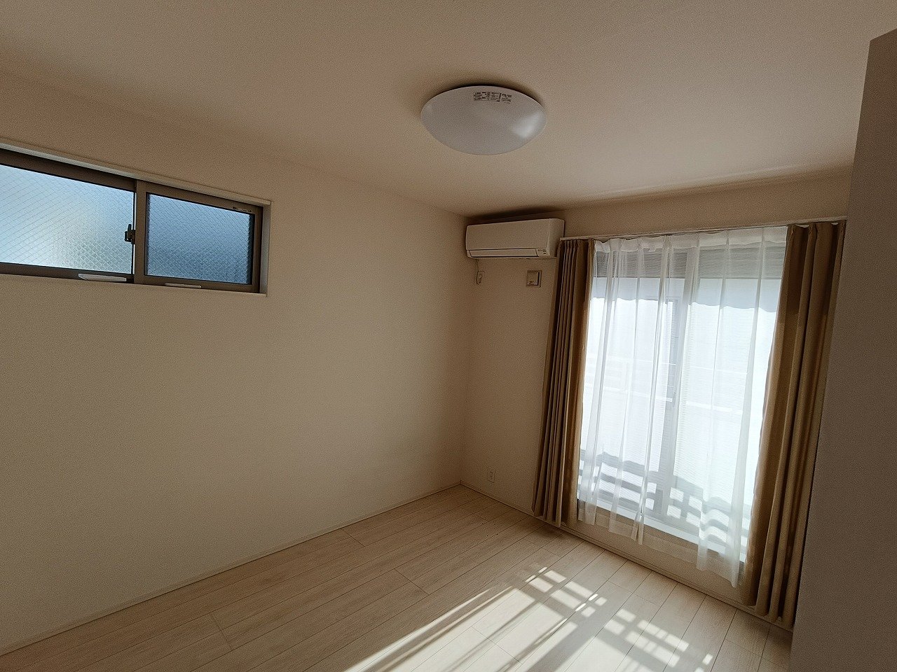 5.2帖の洋室☆クローゼット付き