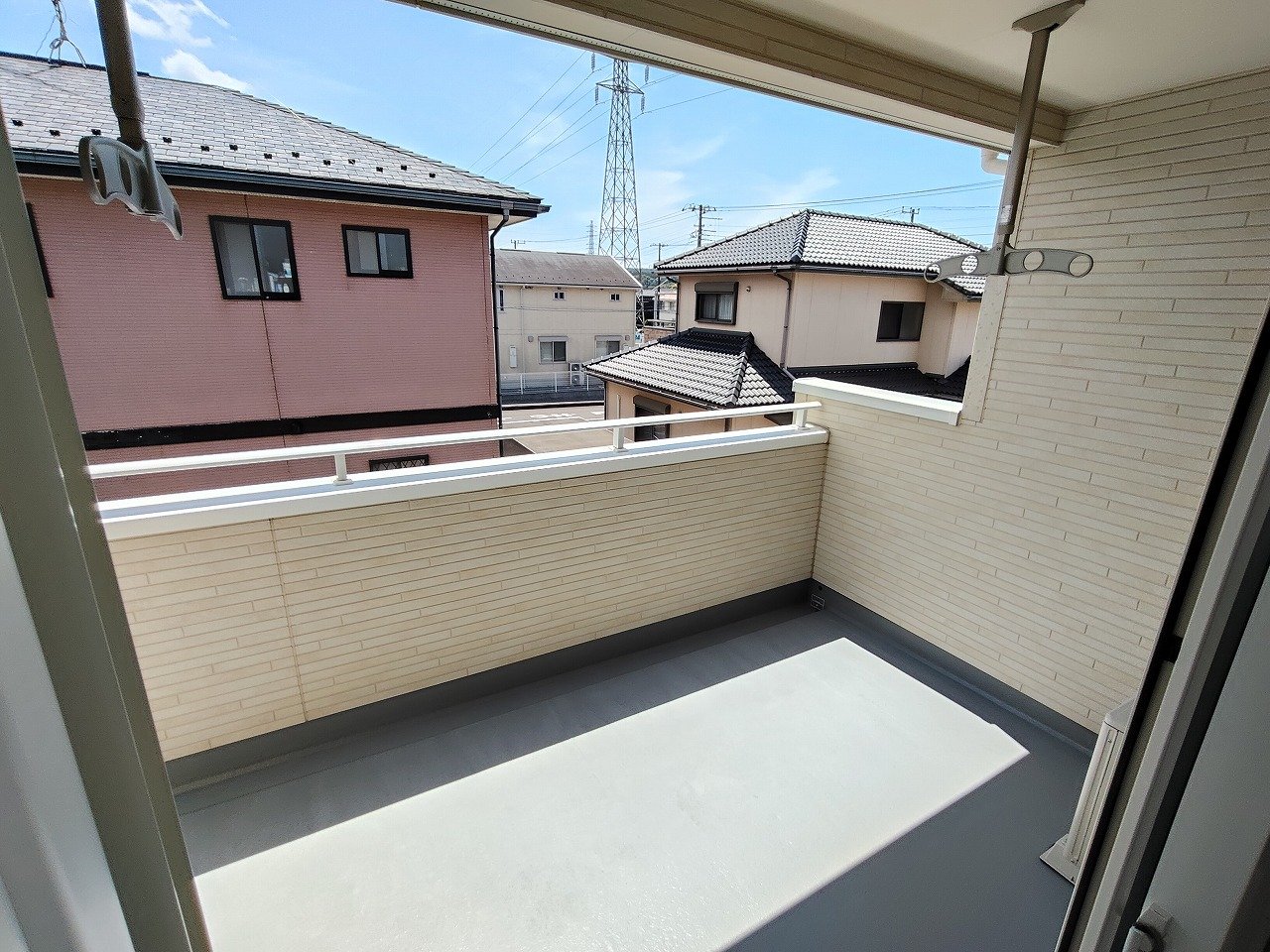 バルコニー♪軒付きで洗濯物も急な雨でも安心♪