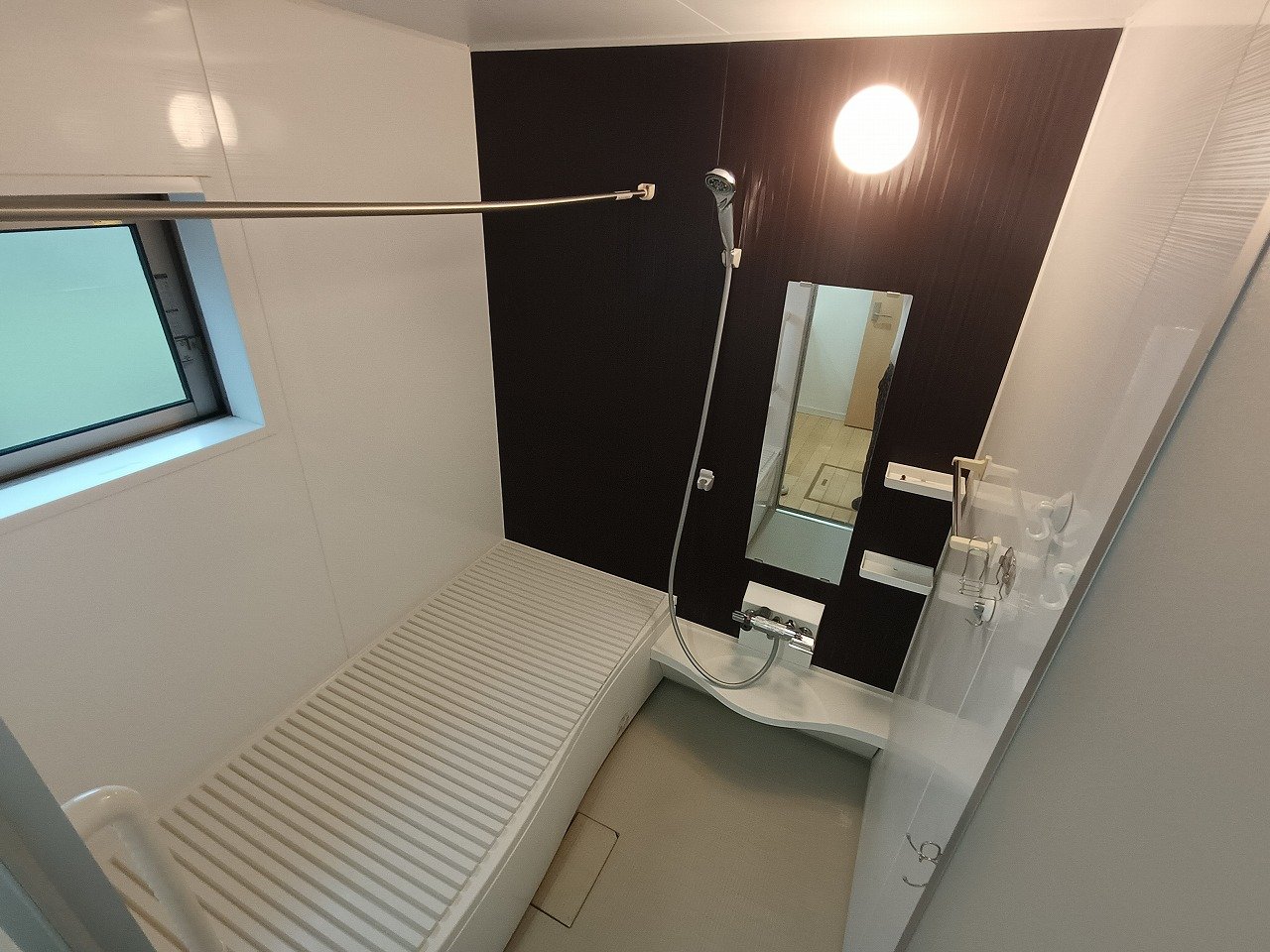 一日の疲れを癒す1坪のユニットバスタイプ