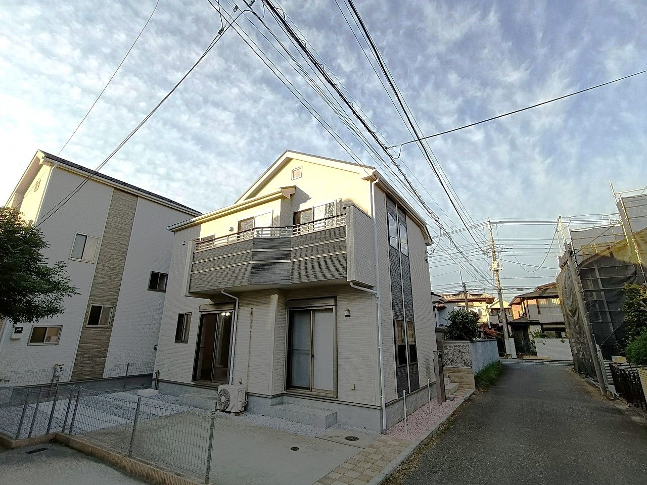 【築4年】清潔感と温かみを感じる築浅の佇まい